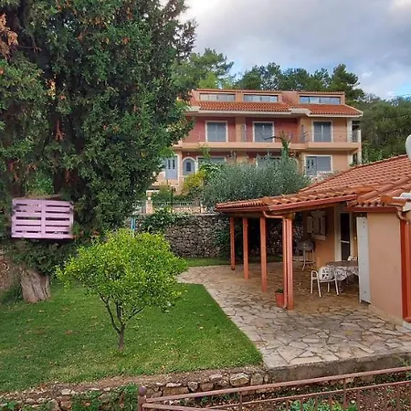 The Seasons Of Nickolas Апартаменты